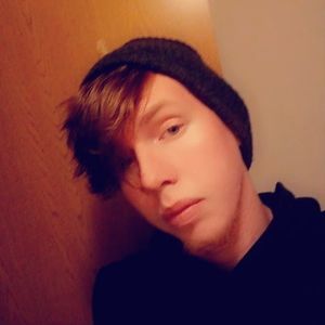 Meet your Posher, Chuck